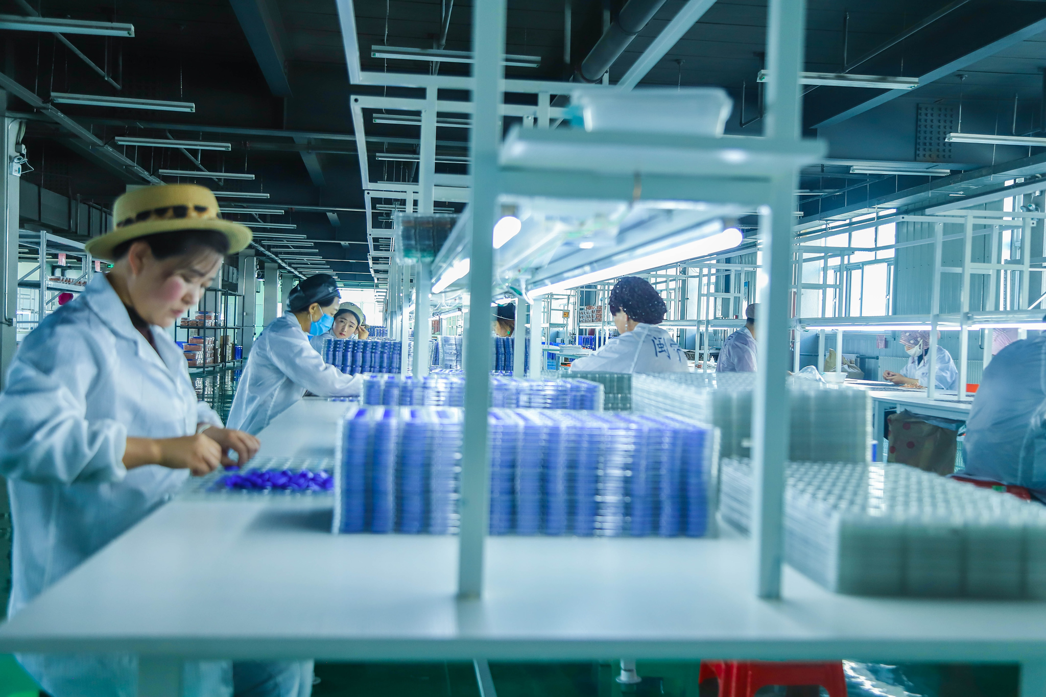 pp电子游戏集团宁夏工厂获得一项用于智能卡加工的超声波焊接装置专利