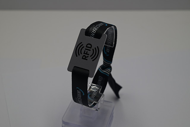 怎样设计、制作高等的VIP会员卡？？？？？？