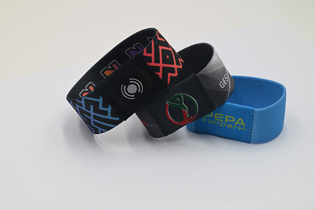 镭射卡的制作，，，，镭射卡的优点